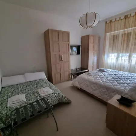 La Casa Di Lucia Apartment *